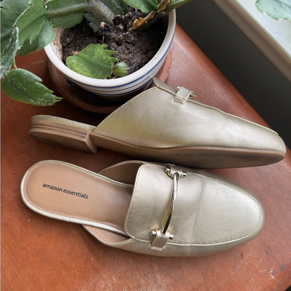 Metallic Gold Horsebit Mules Neutral 9 Women’s NWOT - Picture 3 of 5